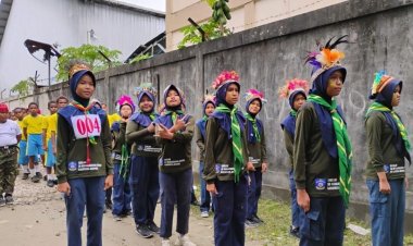 SD Muhammadiyah Sentani Tanamkan Karakter Lewat Gerak Jalan Hardiknas